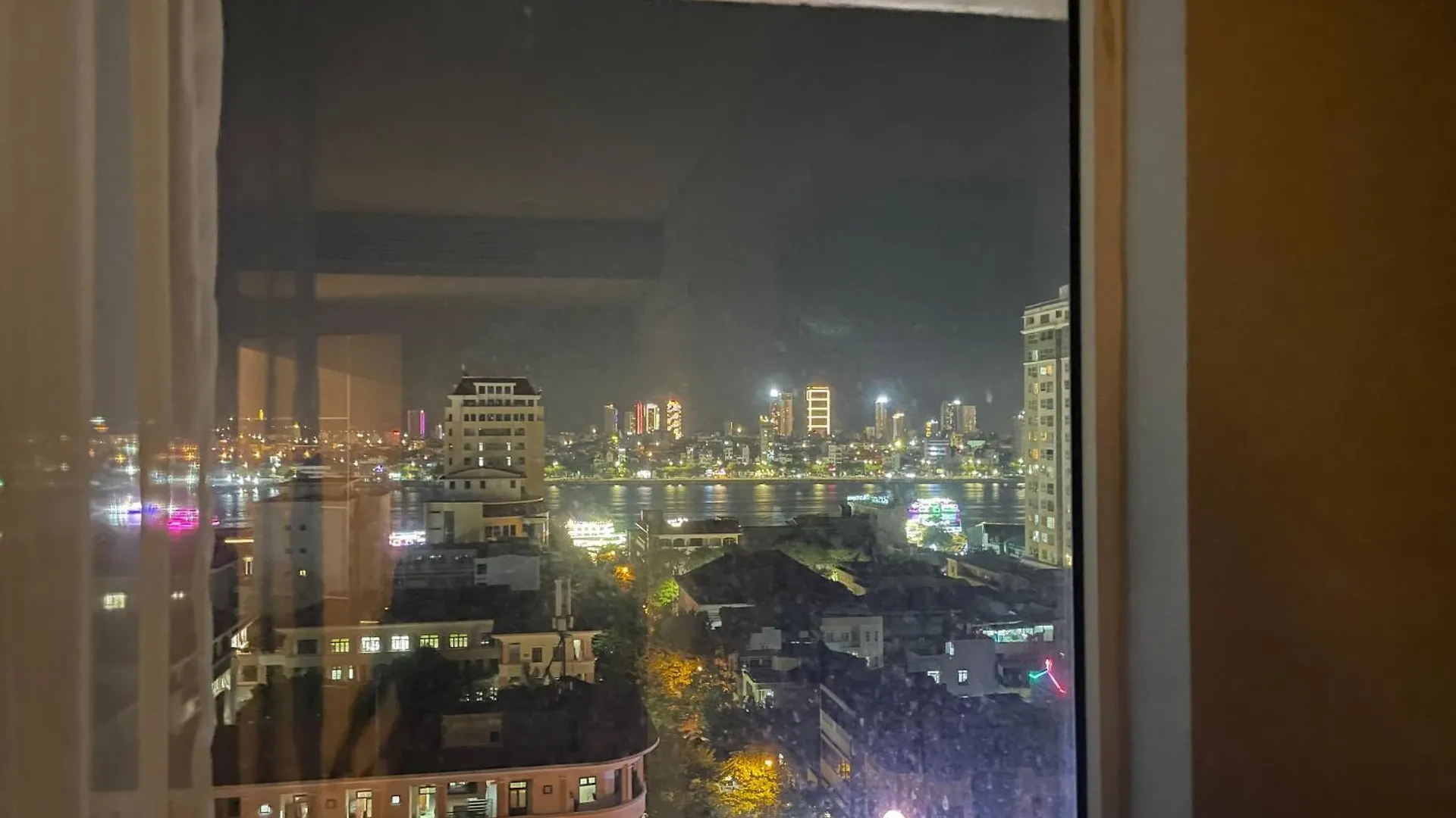 Riverside Suites Da Nang 0*,