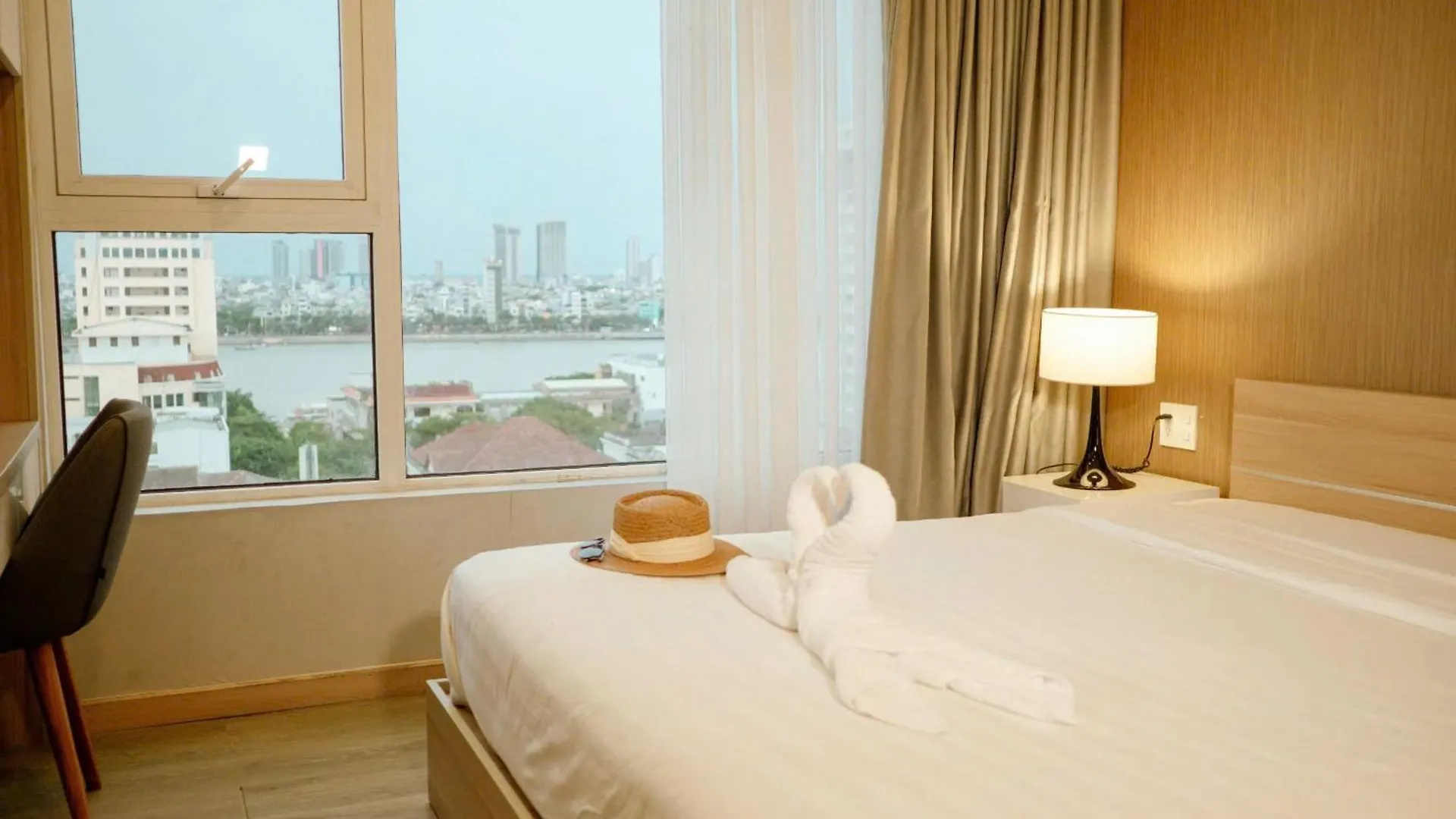 Apartment Riverside Suites Da Nang