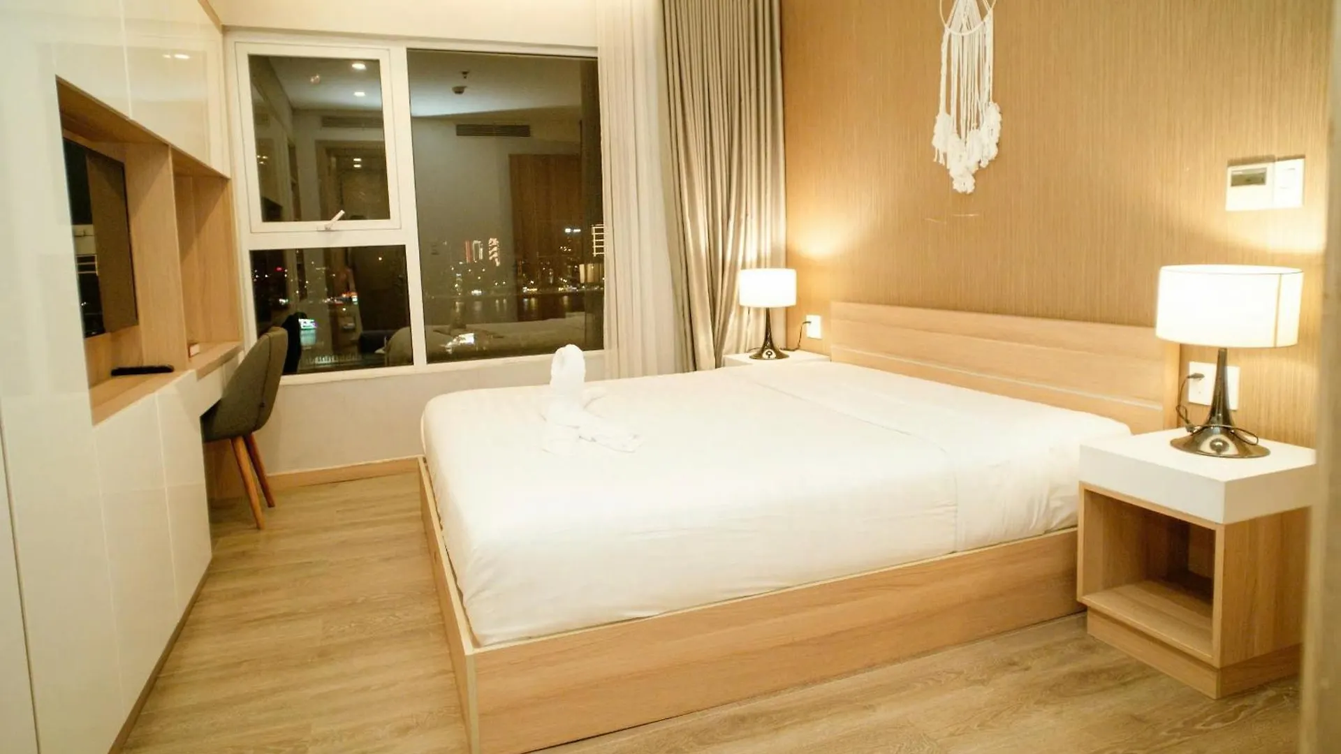 Riverside Suites Da Nang