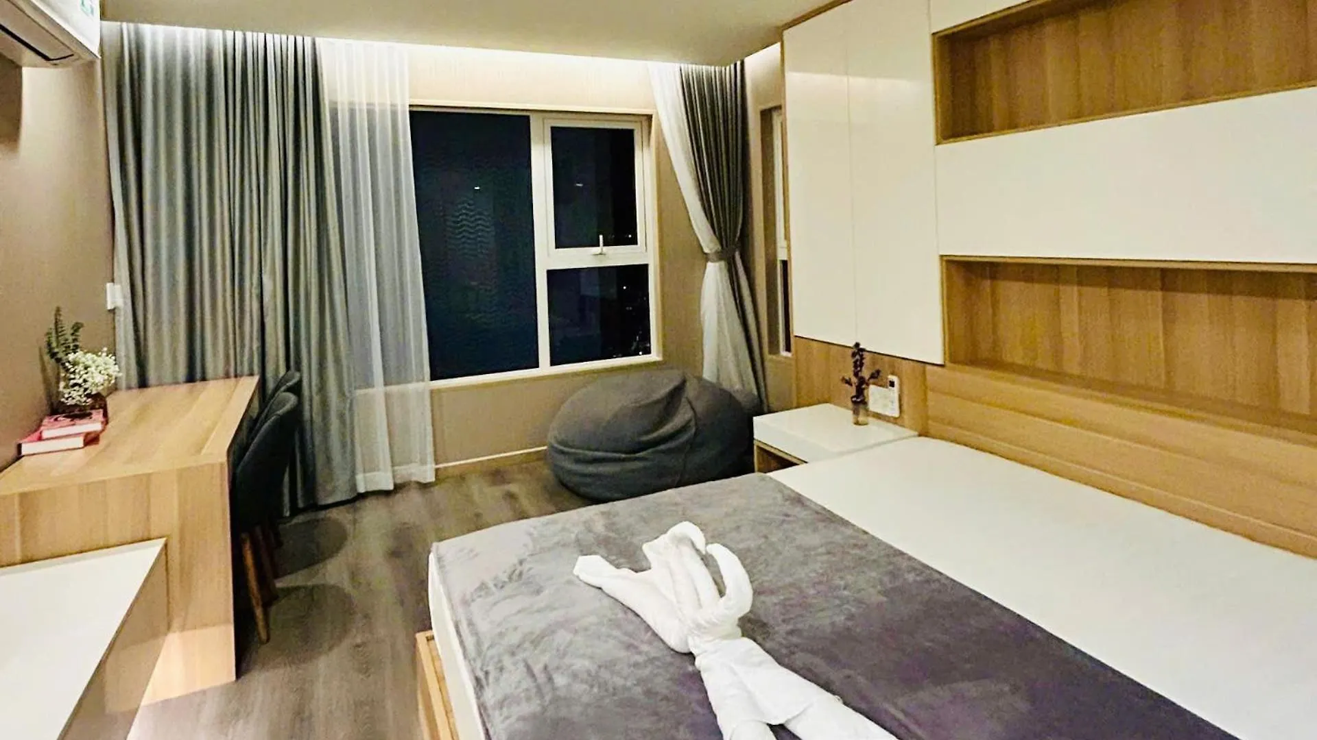 Apartment Riverside Suites Da Nang Vietnam
