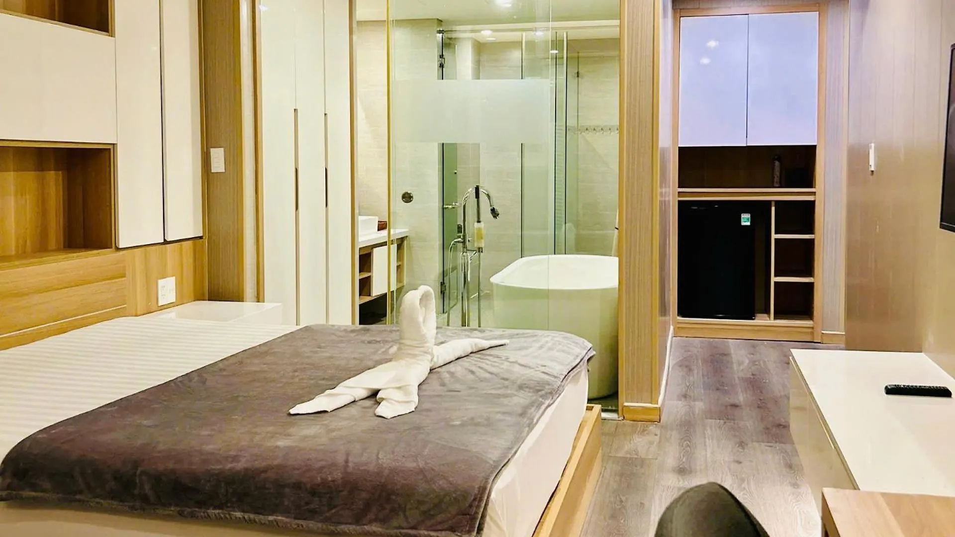 Daire Riverside Suites Da Nang Vietnam